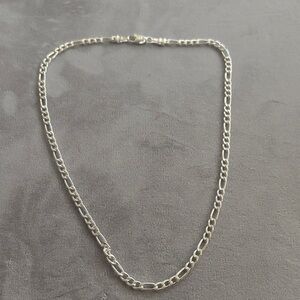 Chic Silver Figaro Chain Necklace